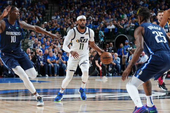 NBA焦点战，东契奇40+三双独行侠加时险胜快船